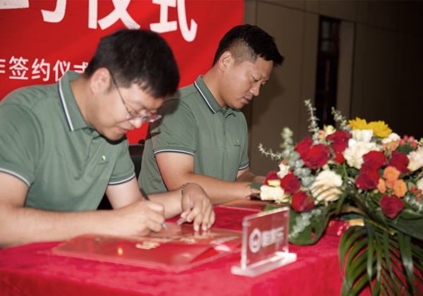 砥礪奮戰(zhàn)·巔峰聚首|春天木門及整家定制經(jīng)銷商閃耀永康！