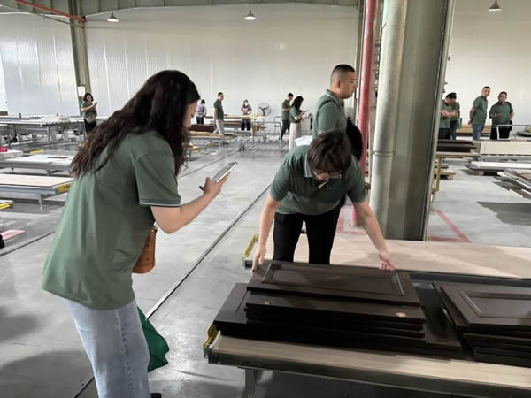 砥礪奮戰(zhàn)·巔峰聚首|春天木門及整家定制經(jīng)銷商閃耀永康！