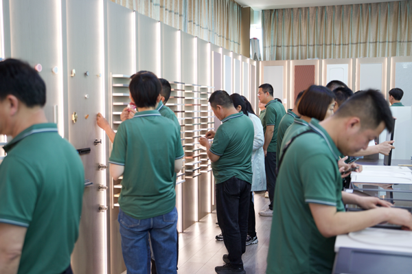 砥礪奮戰(zhàn)·巔峰聚首|春天木門及整家定制經(jīng)銷商閃耀永康！