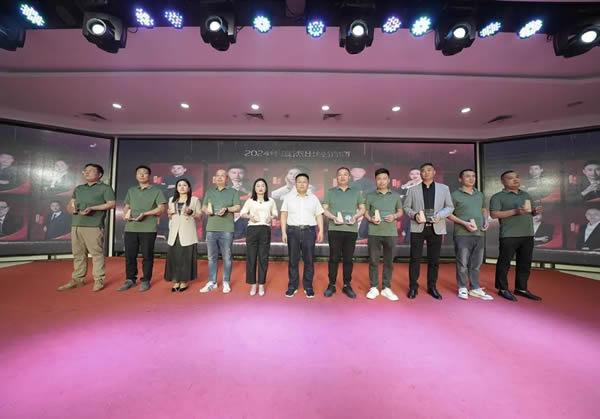 砥礪奮戰(zhàn)·巔峰聚首|春天木門及整家定制經(jīng)銷商閃耀永康！
