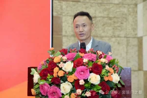 重慶市木業整裝行業協會召開五屆二次會員大會