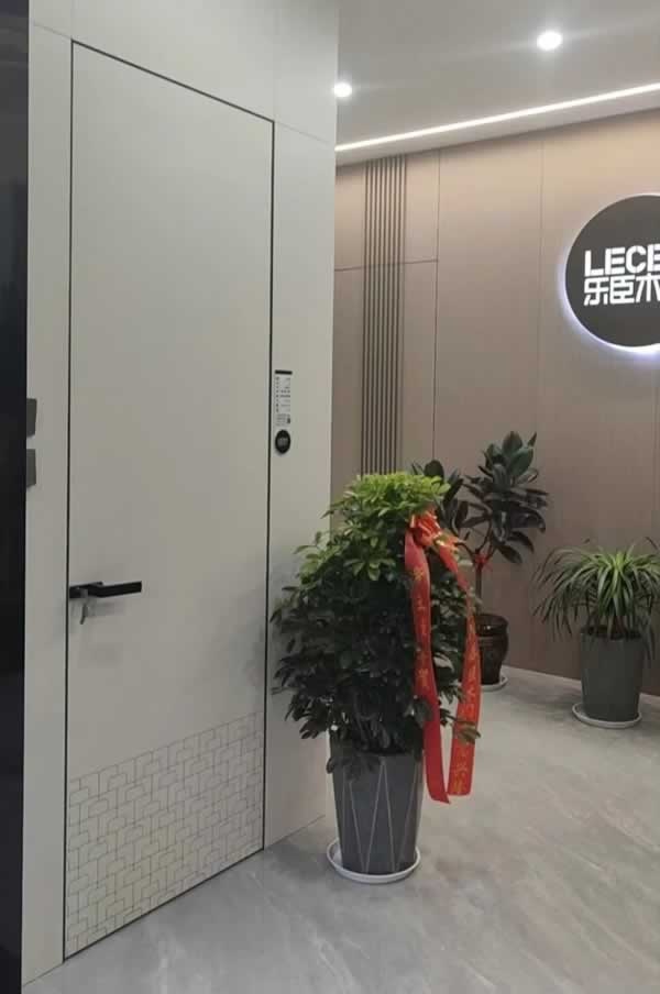 樂臣木門