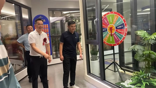 攜手經銷商游學探店！共賀多地新店“圣”勢綻放！