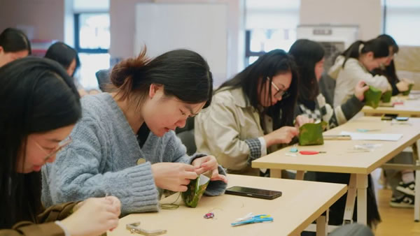 蘇州市總工會文化活動“匠心·口金包手作研習坊”在北美楓情圓滿舉辦！