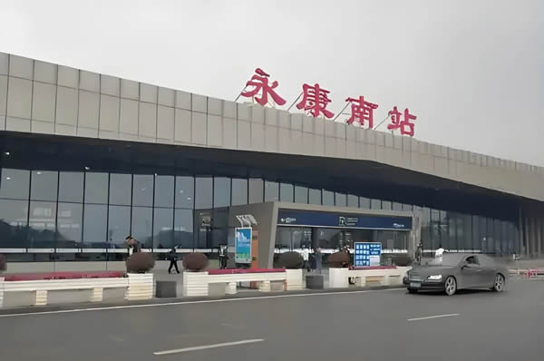 步陽 新多 金凱德 龍陽 德盾？你還記得永康南站都有哪些防盜門品牌的廣告嗎？