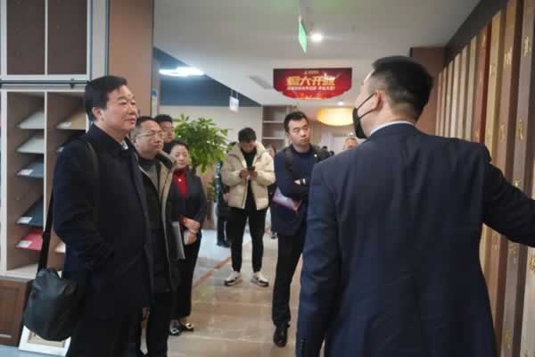 喬治伯爵木門