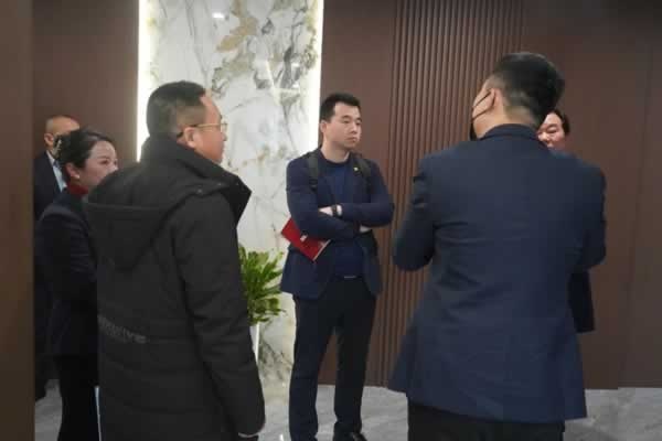喬治伯爵木門