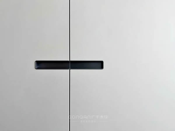 廣千木門