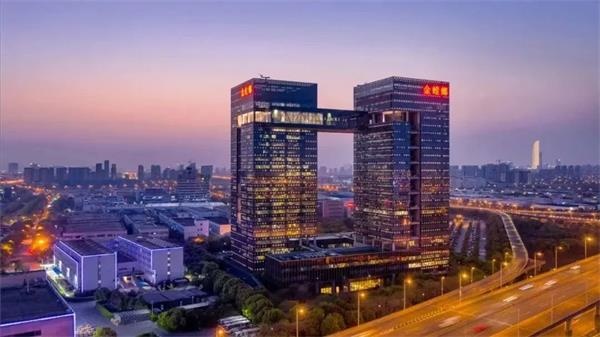 管理層大換血