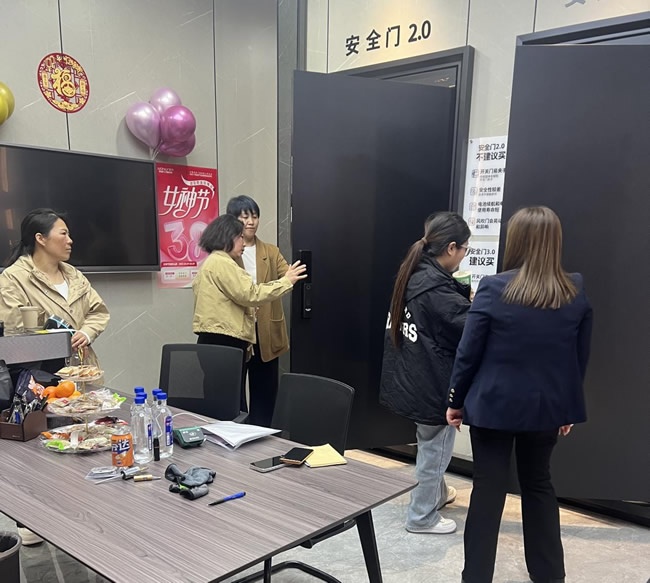 王力門業