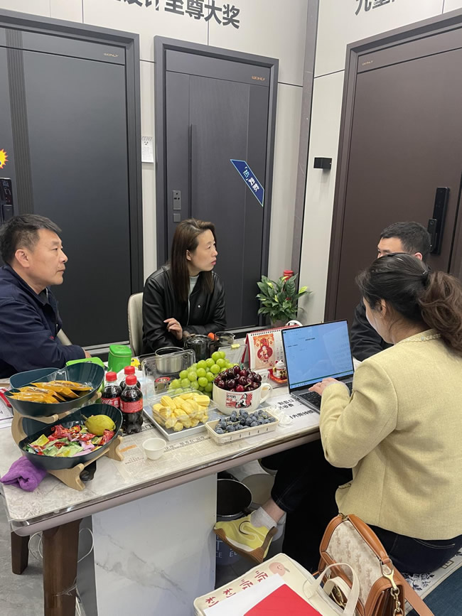 王力門業 | 遼寧大連市經銷商王蘭蘭:315期間單店銷售額超30萬的秘訣