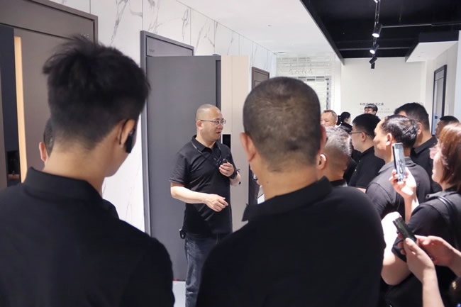 金凱德門業(yè)