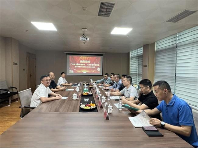 廣東省定制家居協(xié)會(huì)、廣東衣柜行業(yè)協(xié)會(huì)蒞臨湖南魯麗木業(yè)開展調(diào)研工作