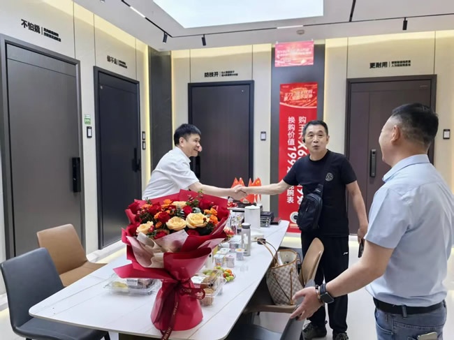 王力門業