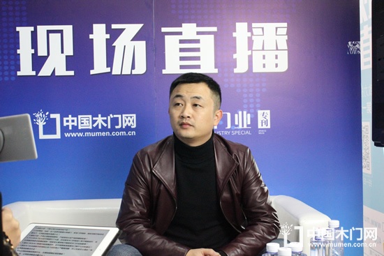 龍陽(yáng)原木門彭嘉瑜
