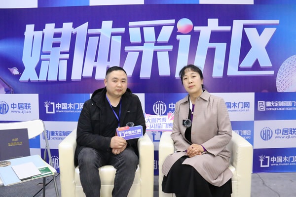 品聯集成墻面李越