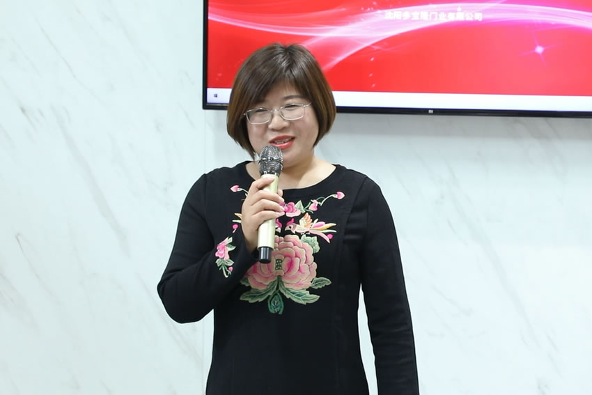 全國(guó)工商聯(lián)家居裝飾業(yè)商會(huì)門窗專委會(huì)秘書長(zhǎng) 鄭珊珊